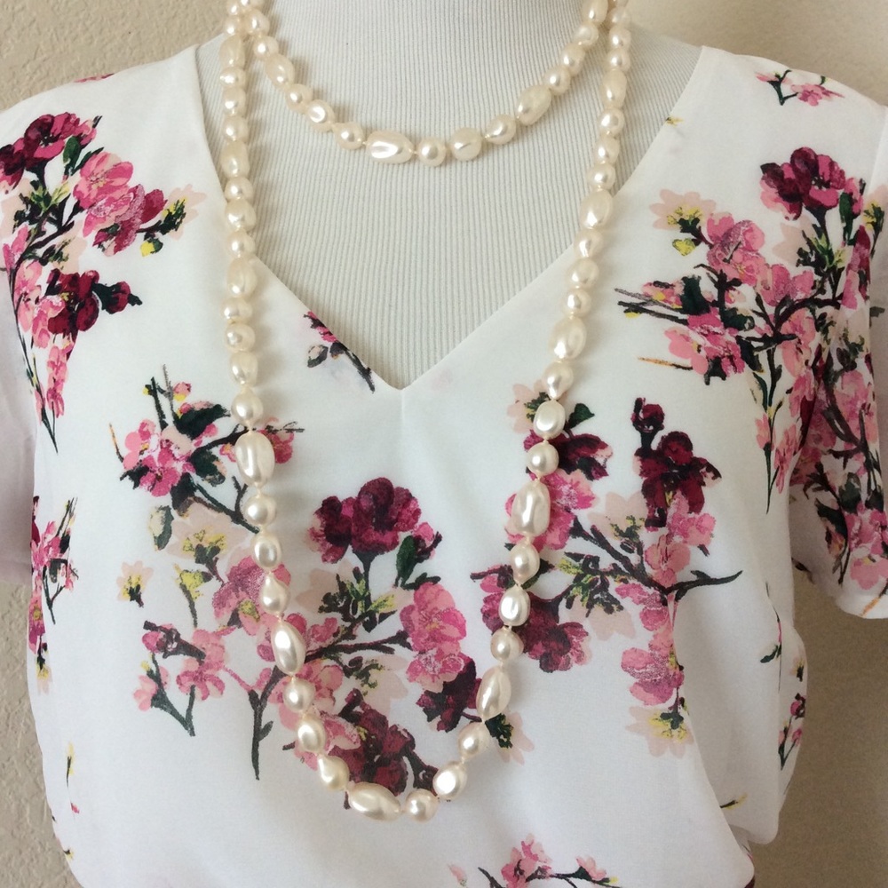 Pearl necklace long necklace oval shape pearls